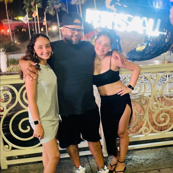 Meet your Posher, Alex - Picture 8 of 8